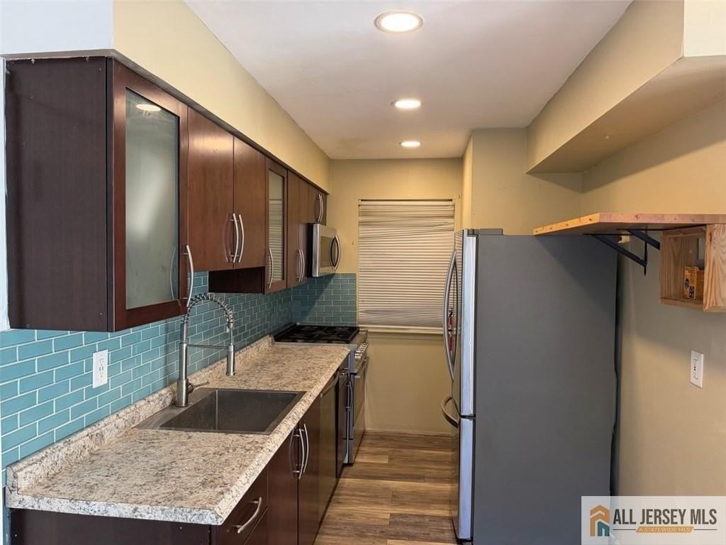 31 Ardsley Ct - Photo 3 of 10