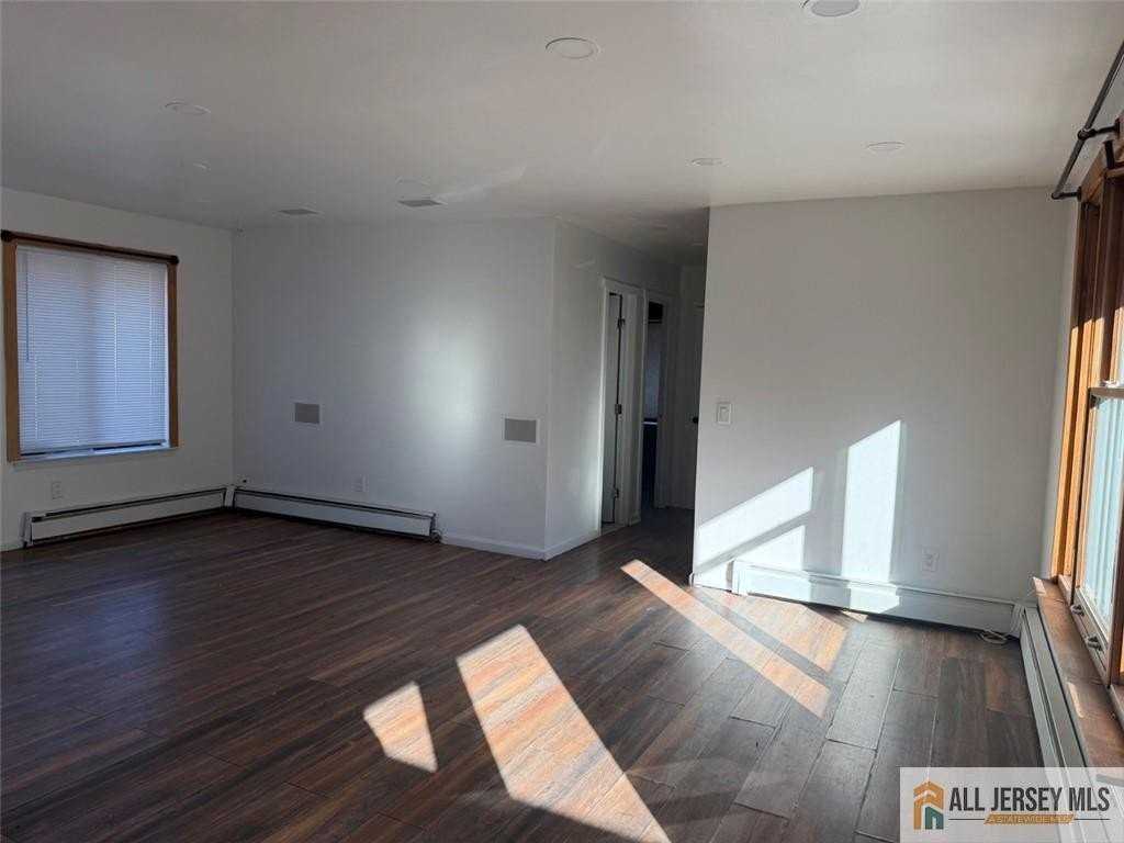 31 Ardsley Ct - Photo 4 of 10