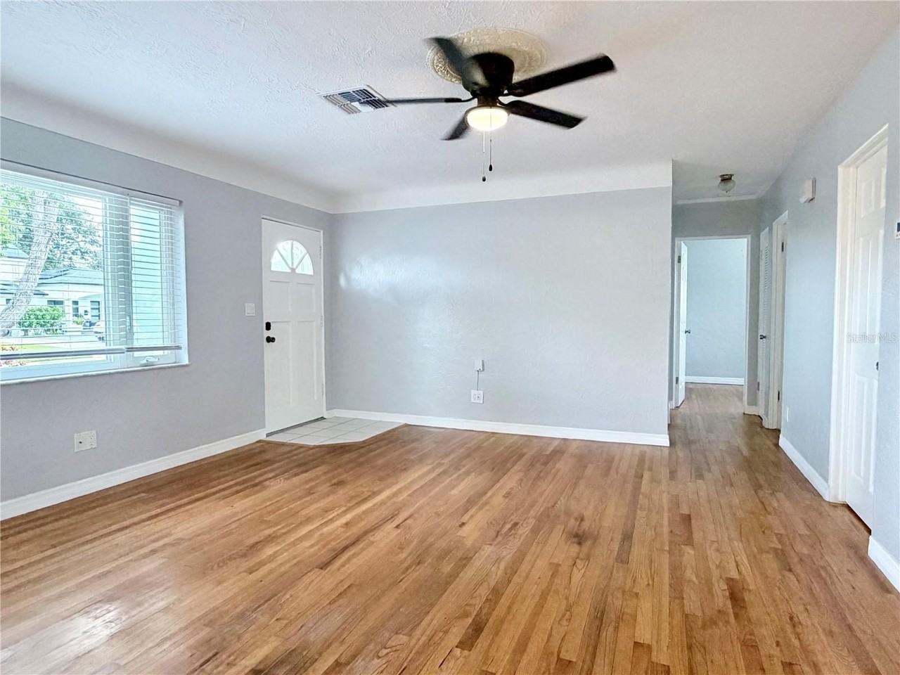 4320 Yardley Ave N - Photo 4 of 42