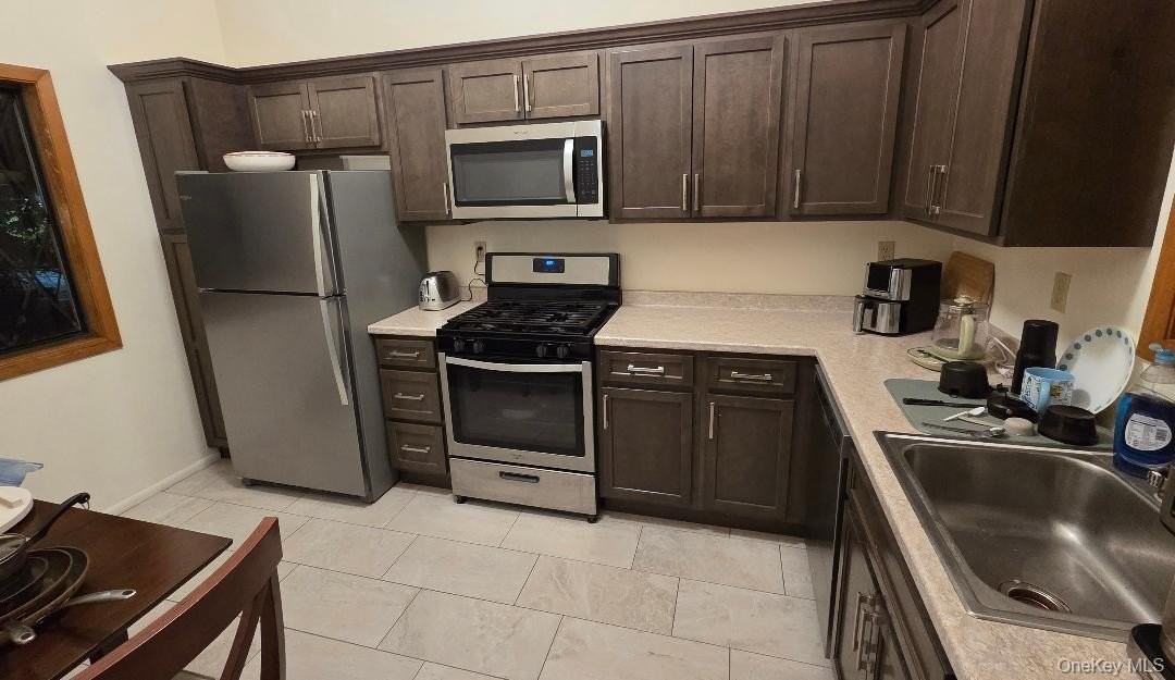 135 W Nyack Rd #125 - Photo 4 of 12