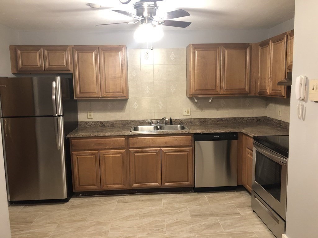 46 Gibbs St #1A - Photo 5 of 19