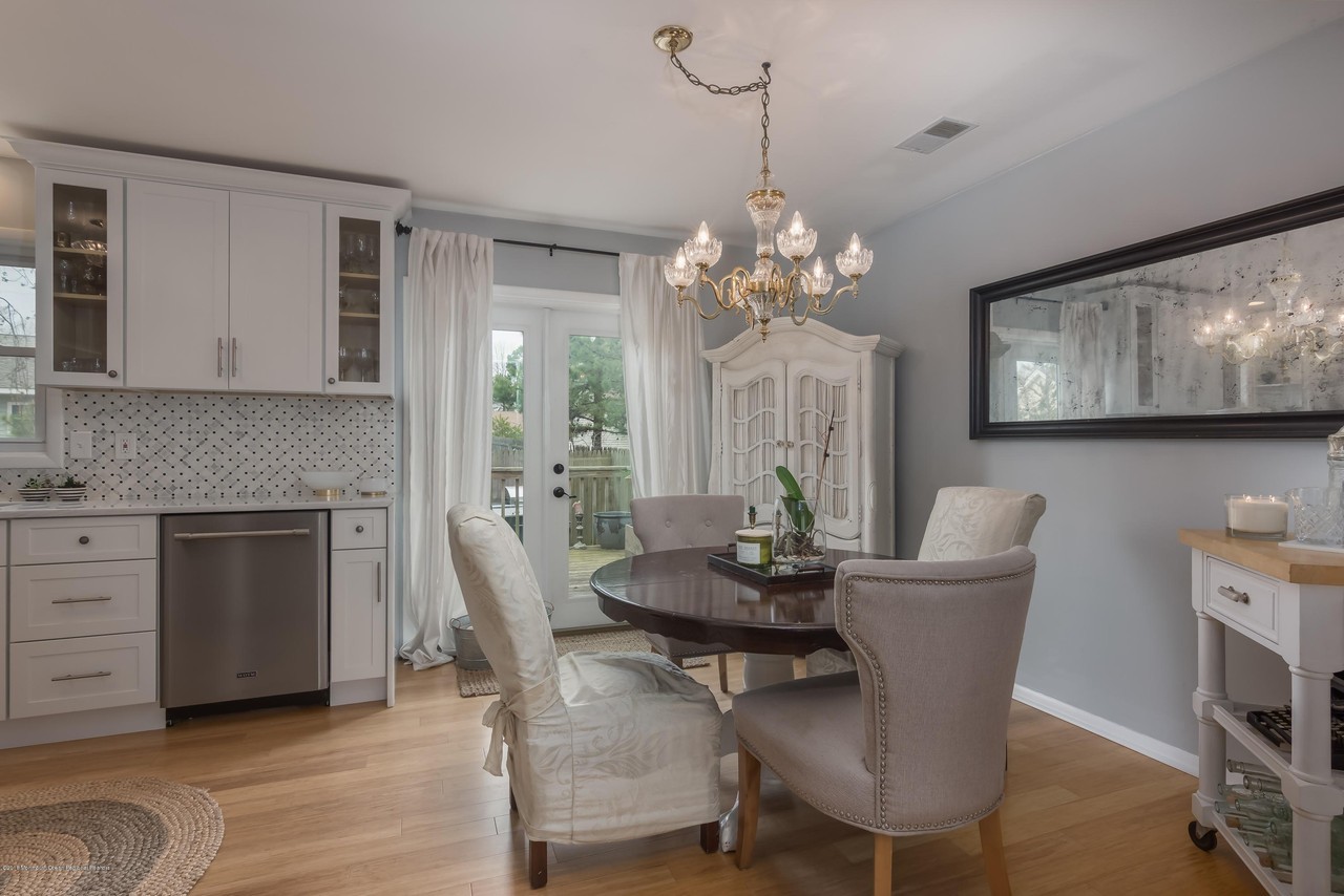 417 Bay Way - Photo 5 of 11