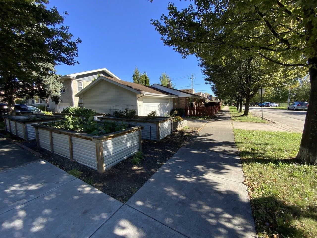 7440 W Everell Ave - Photo 2 of 23