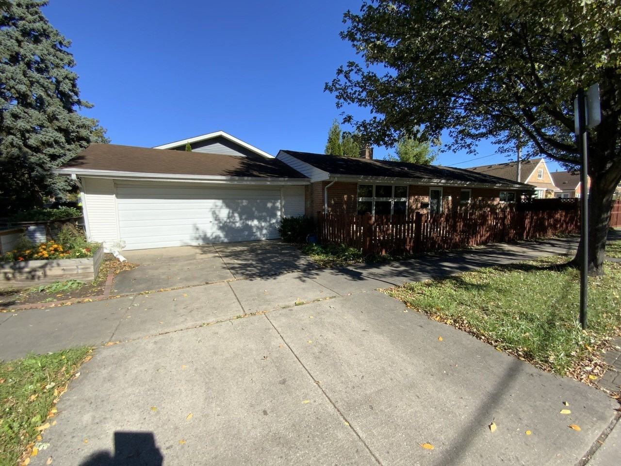 7440 W Everell Ave - Photo 3 of 23