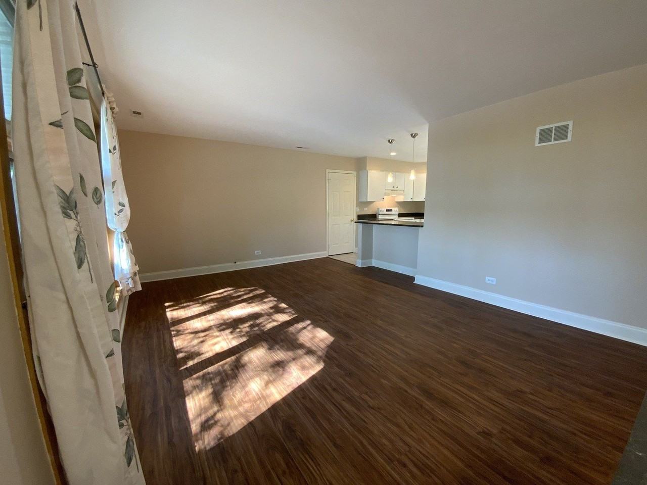 7440 W Everell Ave - Photo 7 of 23