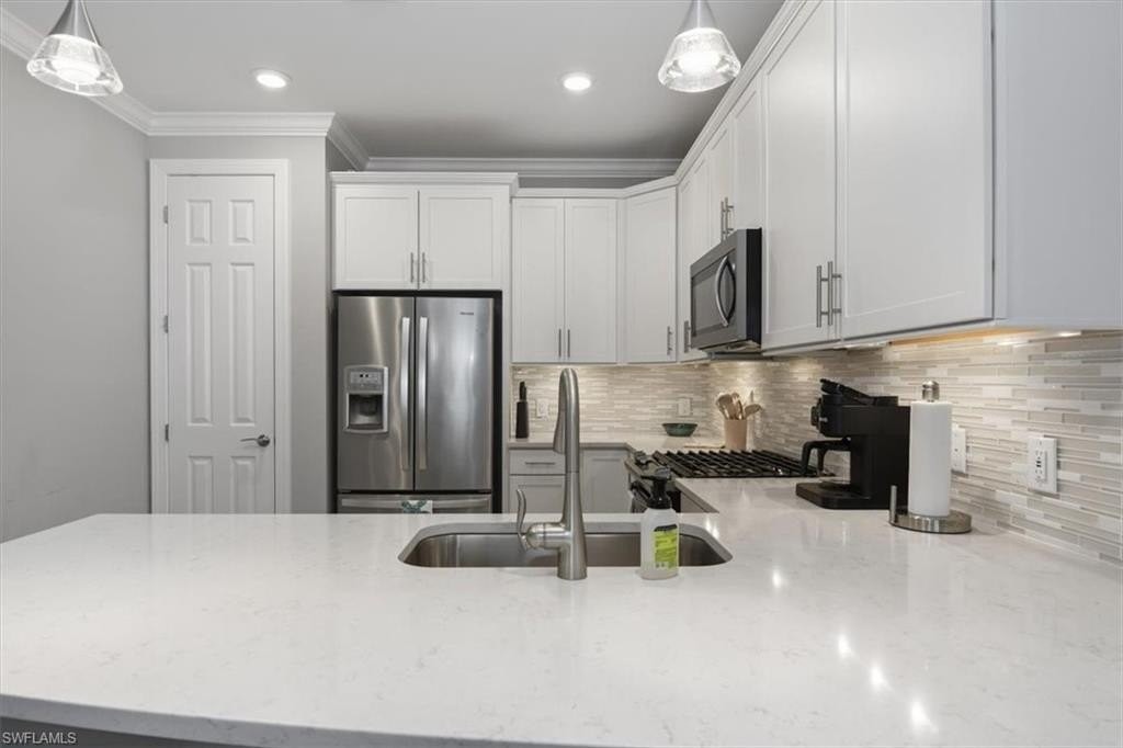 7793 Jacaranda Ln - Photo 4 of 16