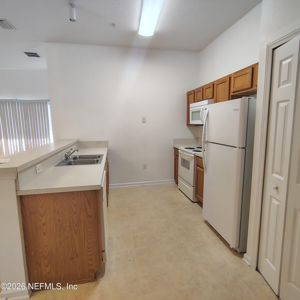 6063 Maggies Cir #105 - Photo 5 of 18