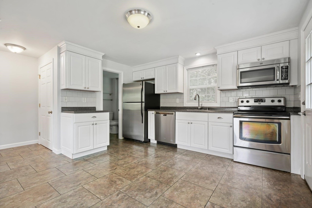 3 Maplewood Avenue #B - Photo 2 of 19