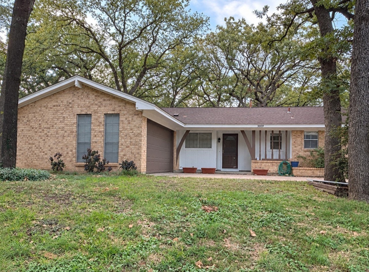 3009 Norwood Ln - Photo 2 of 37