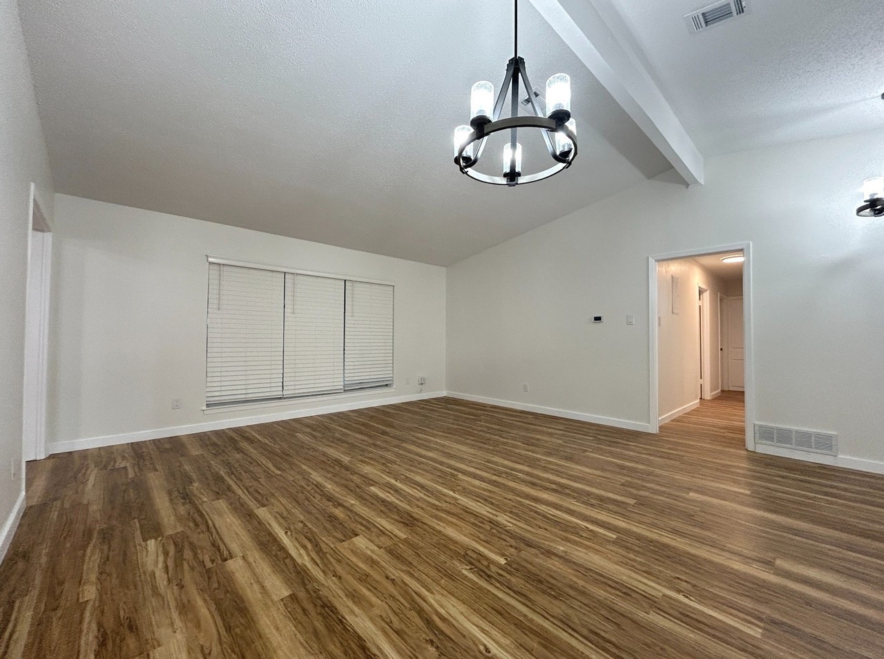 3009 Norwood Ln - Photo 6 of 37