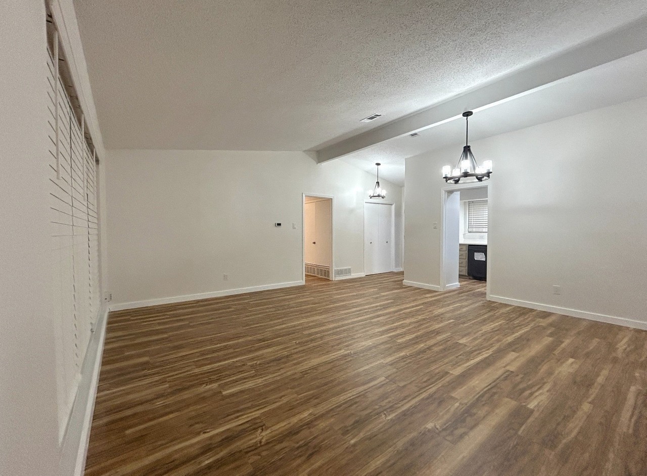 3009 Norwood Ln - Photo 7 of 37