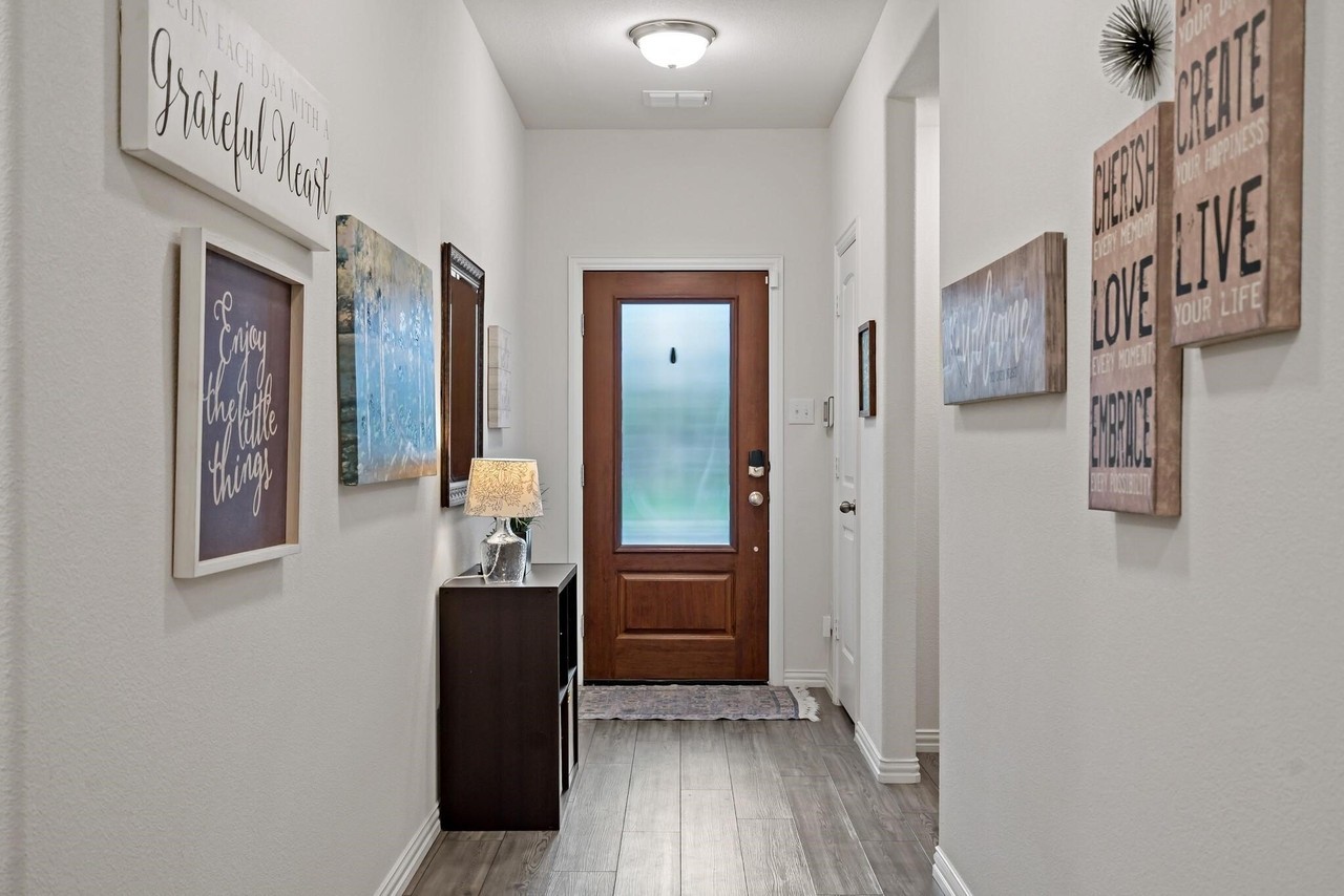 4533 Conrad Ave - Photo 3 of 40