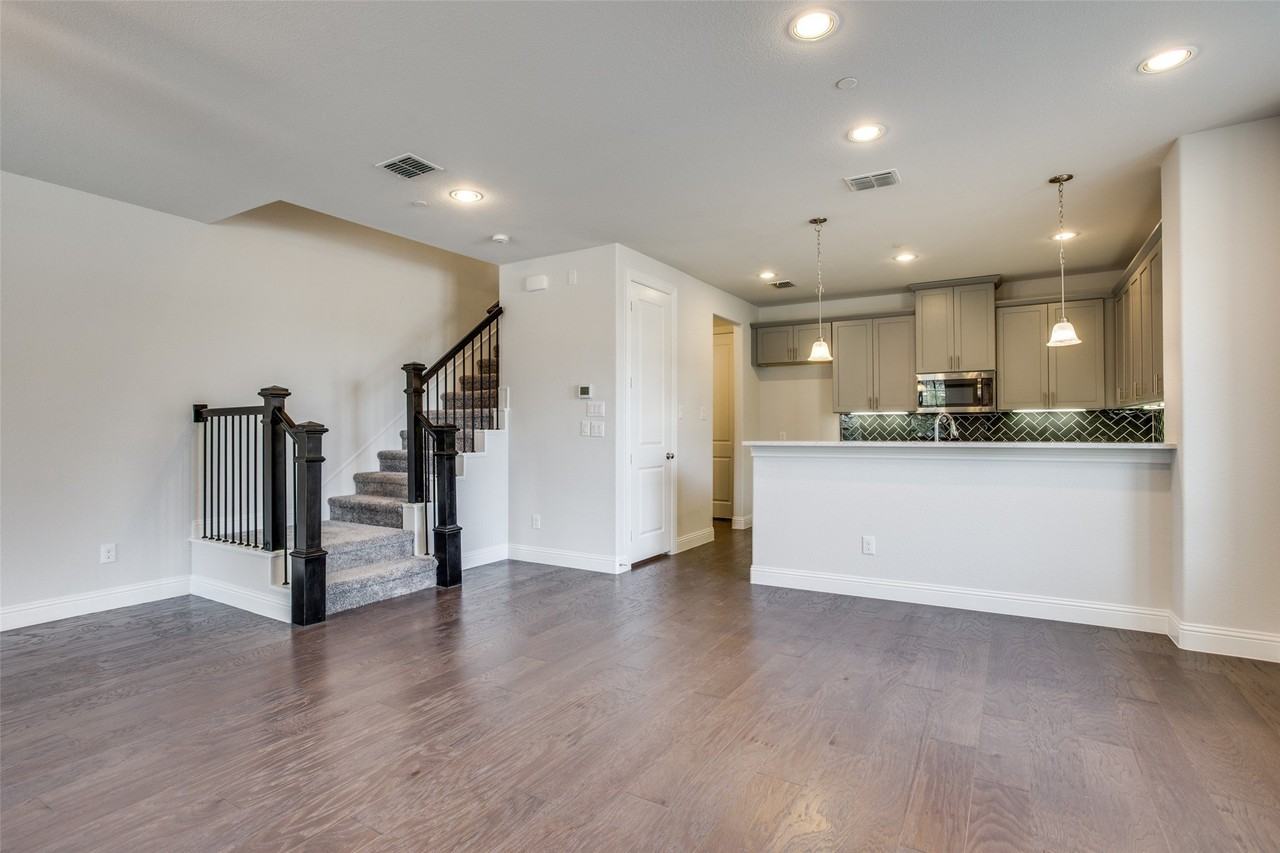 6341 Fortuna Ln - Photo 5 of 25