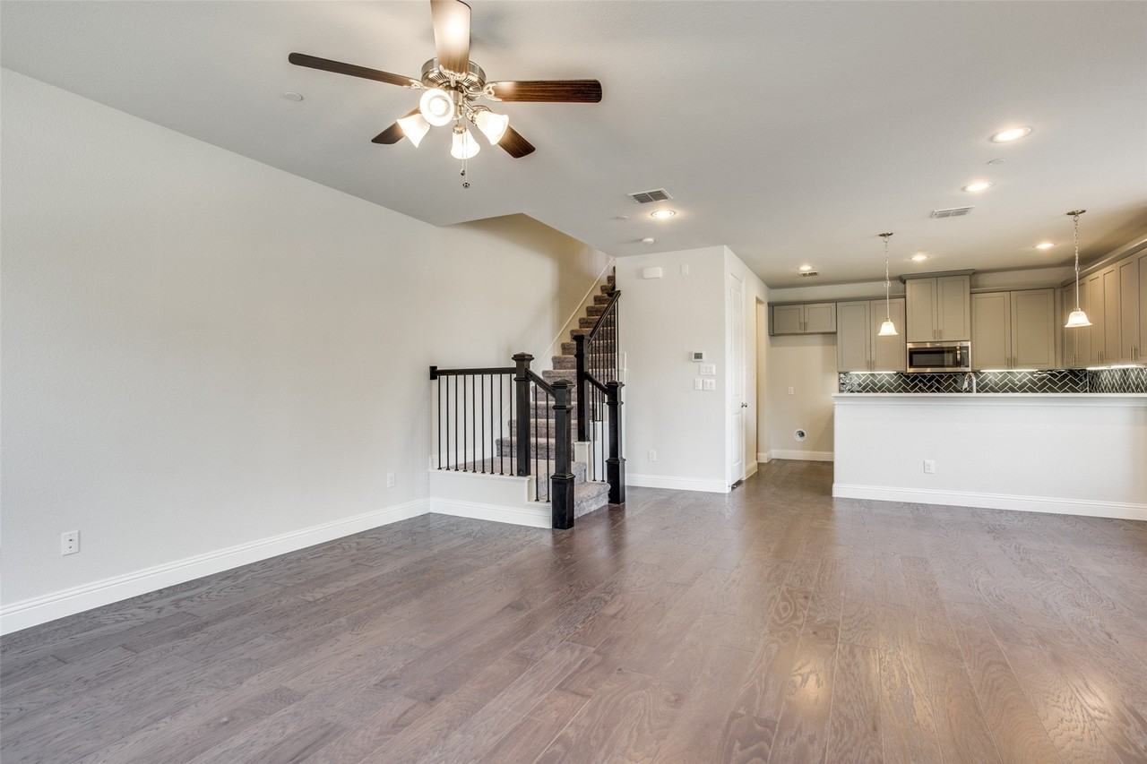 6341 Fortuna Ln - Photo 7 of 25