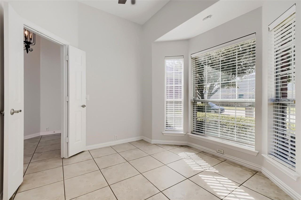 1208 Dover Heights Trl - Photo 6 of 25