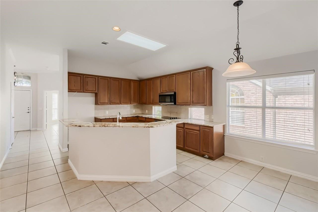 1208 Dover Heights Trl - Photo 7 of 25