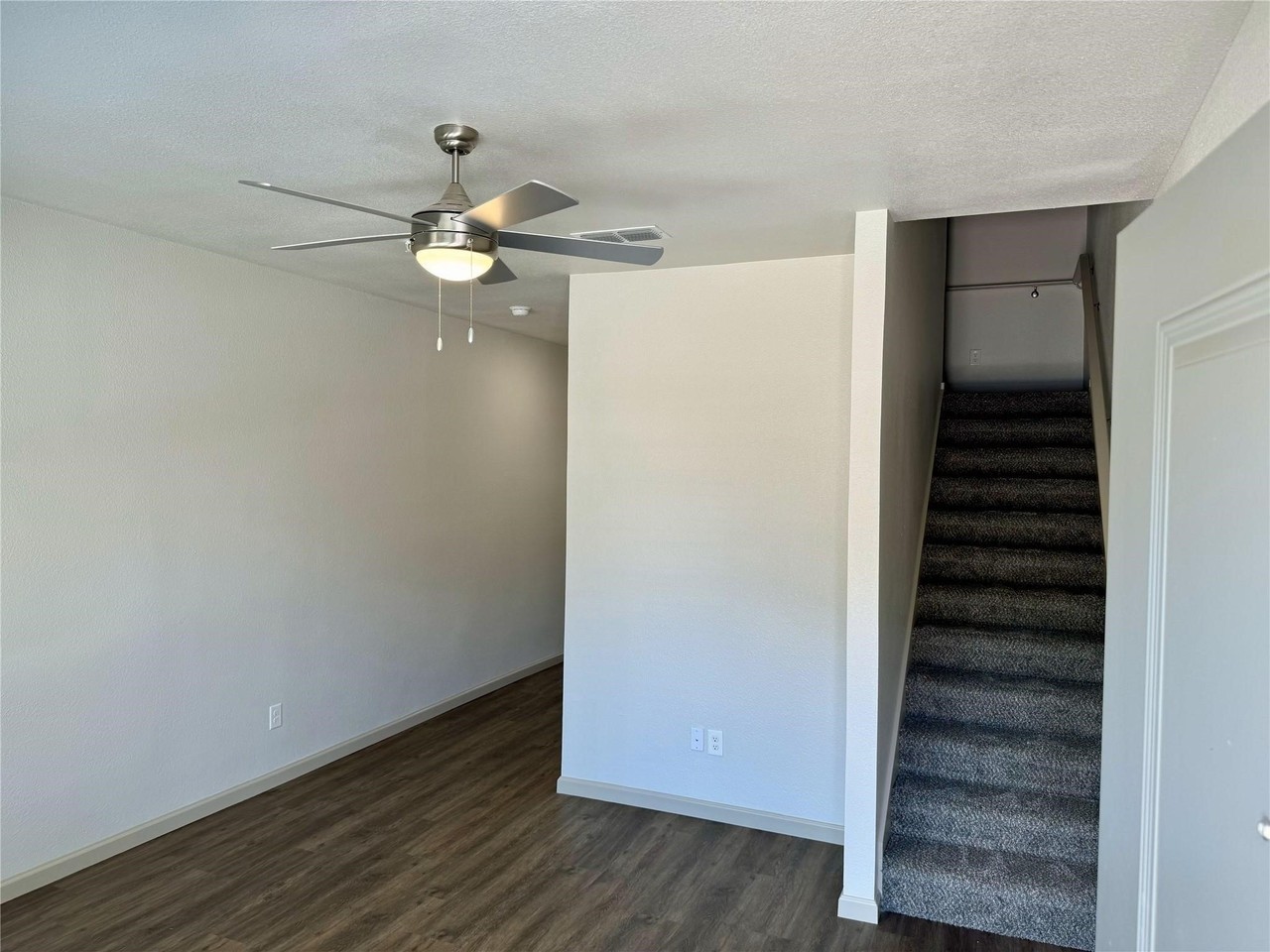 207 W Cloud St #A - Photo 6 of 9