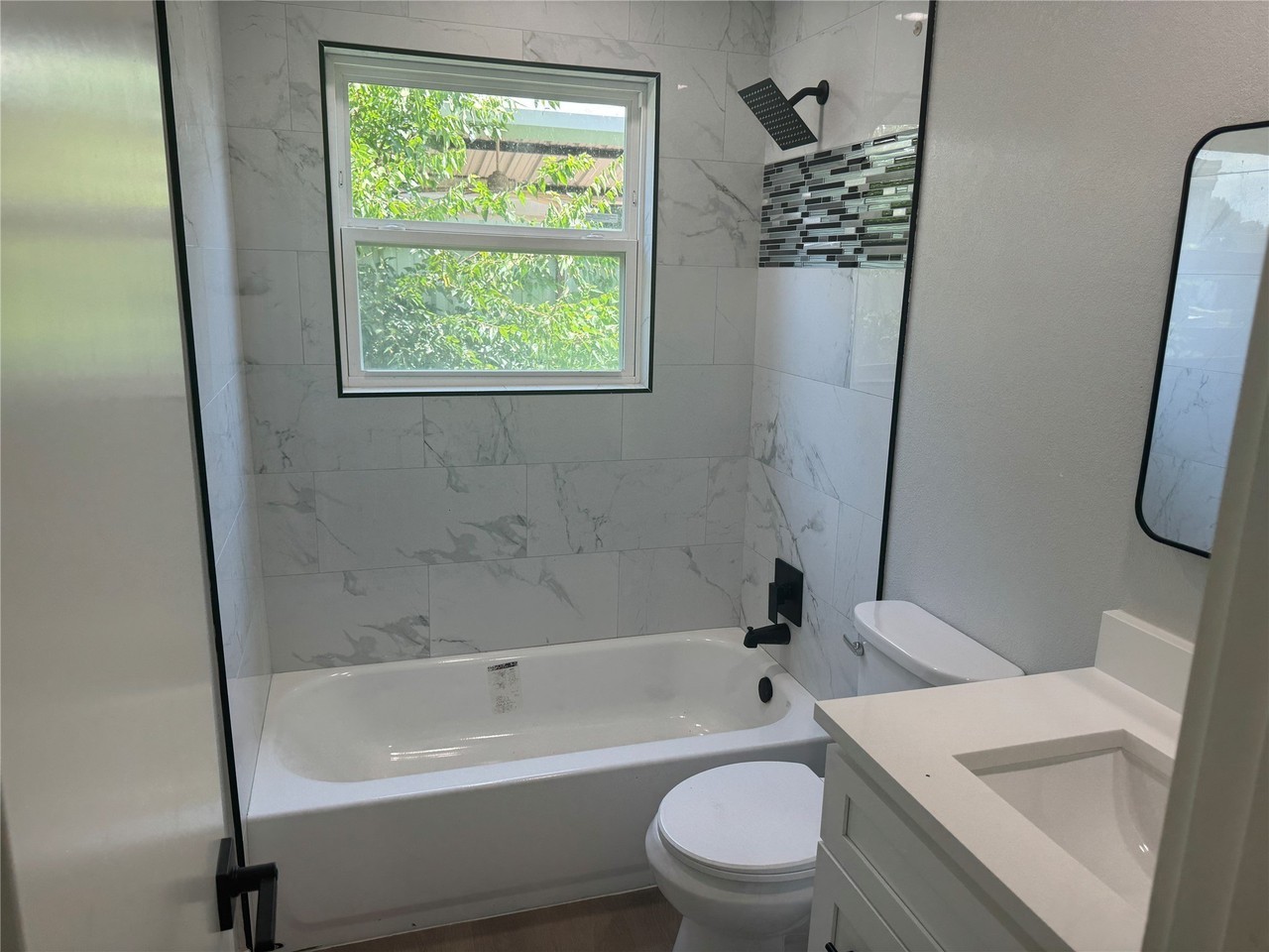 1123 Hansboro Ave - Photo 7 of 9