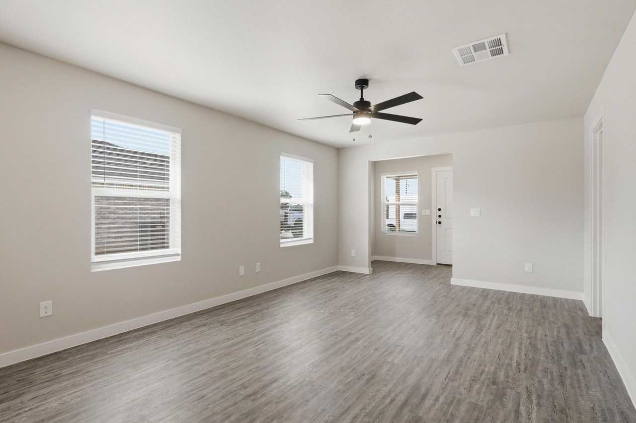 418 Elmont St - Photo 3 of 25