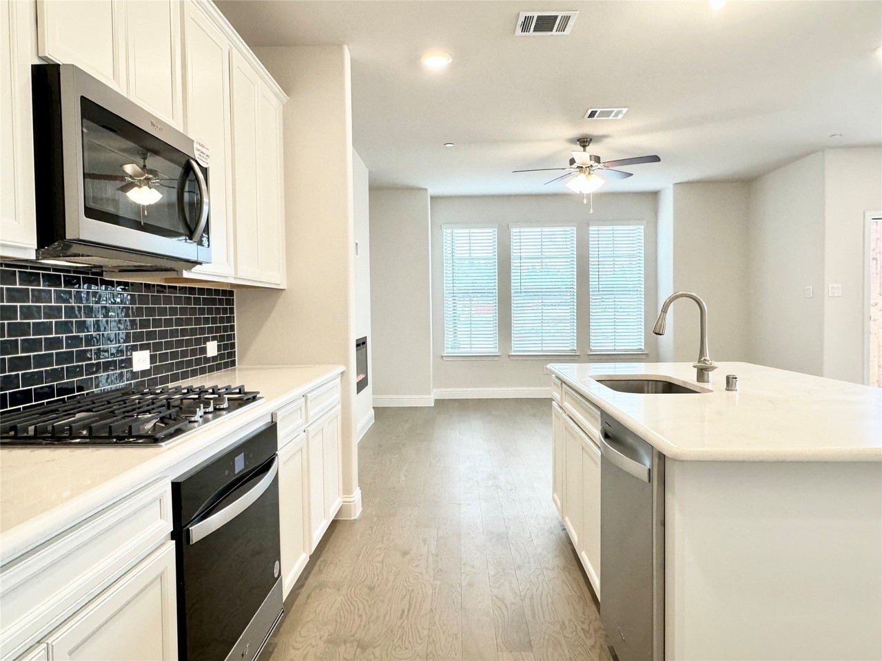 7856 Manilla Dr - Photo 5 of 26