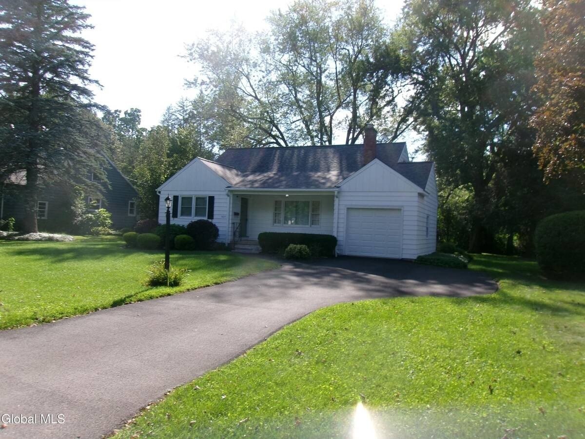 2023 Fairlawn Pkwy - Photo 2 of 47