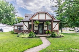 featured image of 357 Riddle St