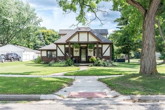357 Riddle St - Photo 2 of 42