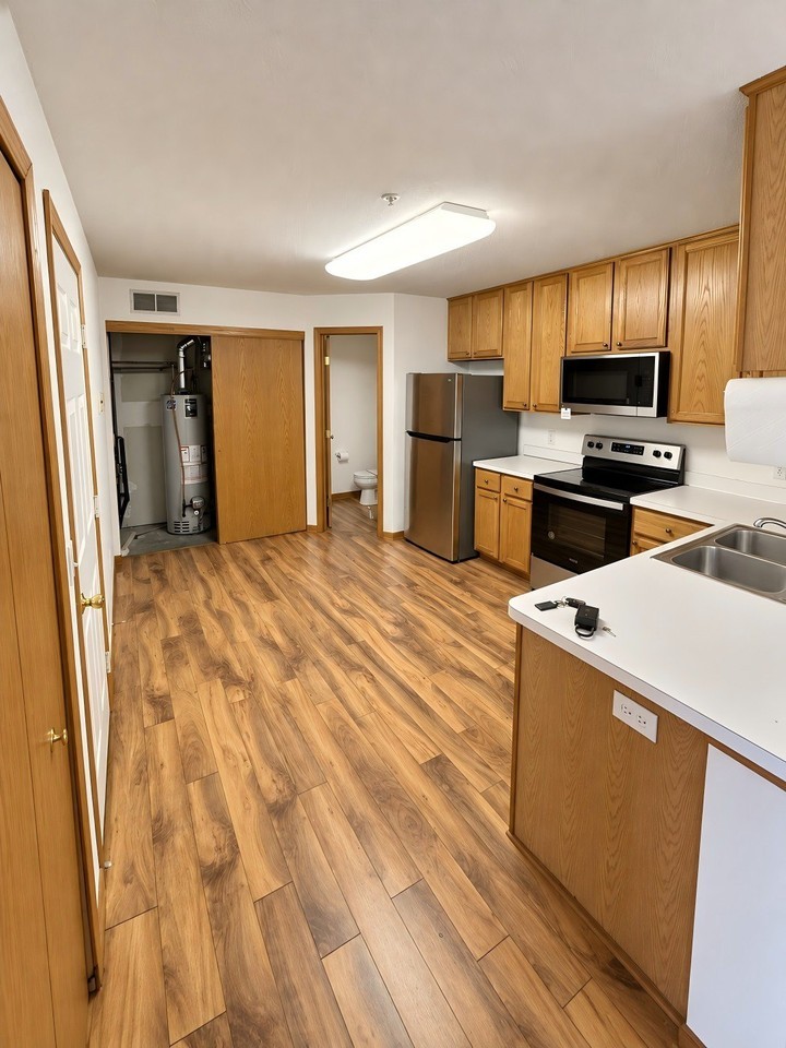 11256 Providence Ln - Photo 4 of 13