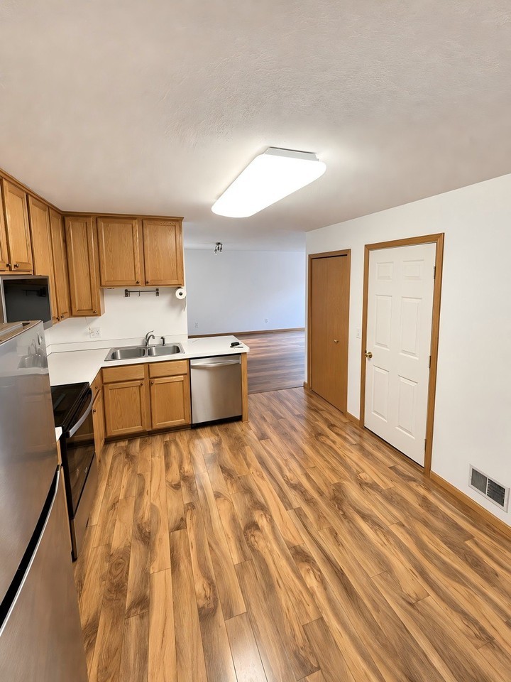 11256 Providence Ln - Photo 5 of 13