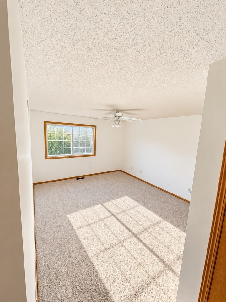 11256 Providence Ln - Photo 7 of 13
