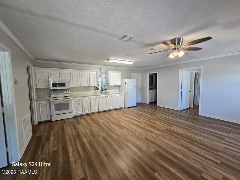 1004 Nina Hwy - Photo 2 of 15