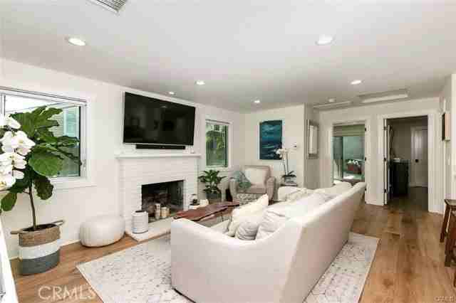 506 Poinsettia Ave - Photo 3 of 8