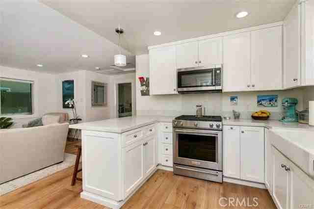 506 Poinsettia Ave - Photo 4 of 8
