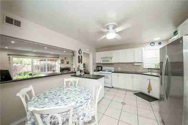 1037 W Ash Ave #92833 - Photo 4 of 8