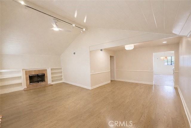 275 Flower St - Photo 3 of 8