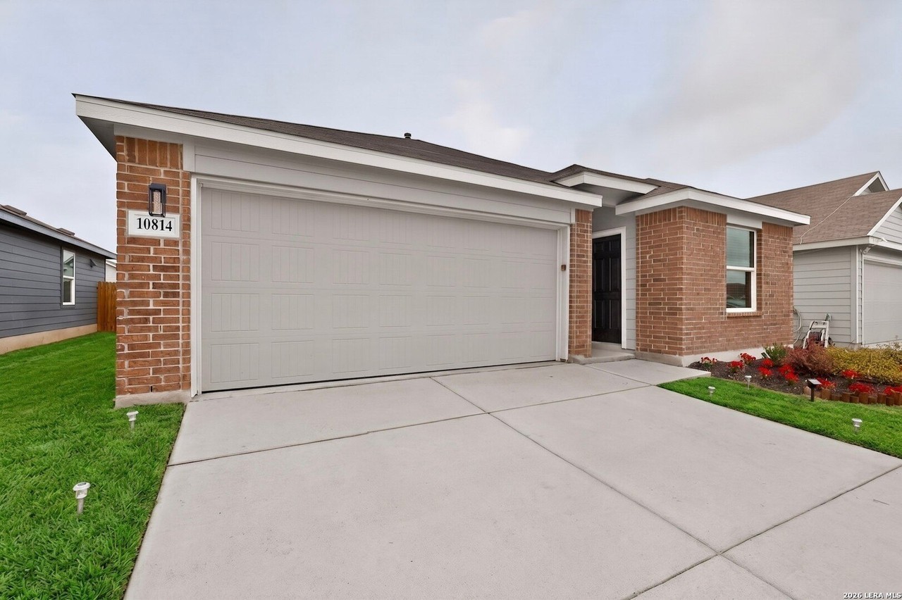 10814 Margarita Loop - Photo 2 of 33