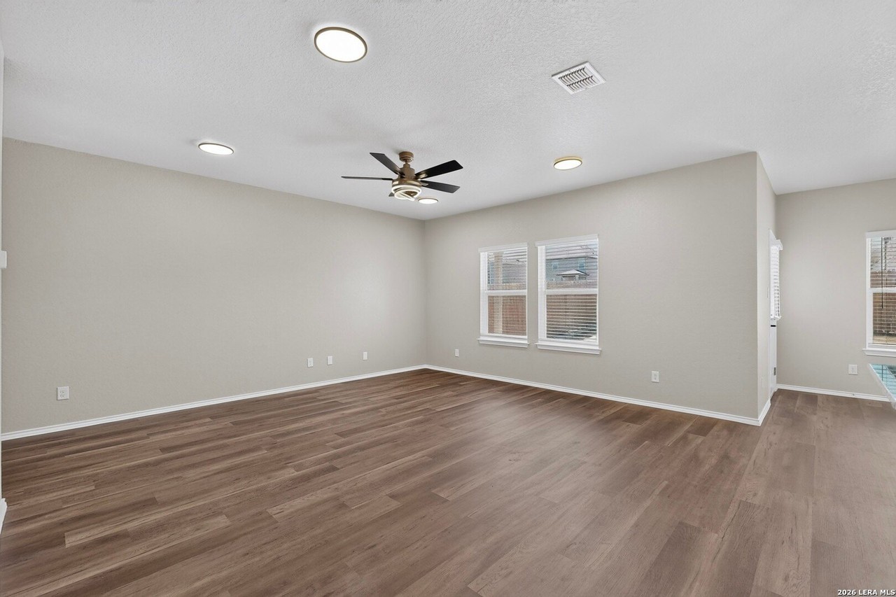 13511 Winemaker Dr - Photo 5 of 35