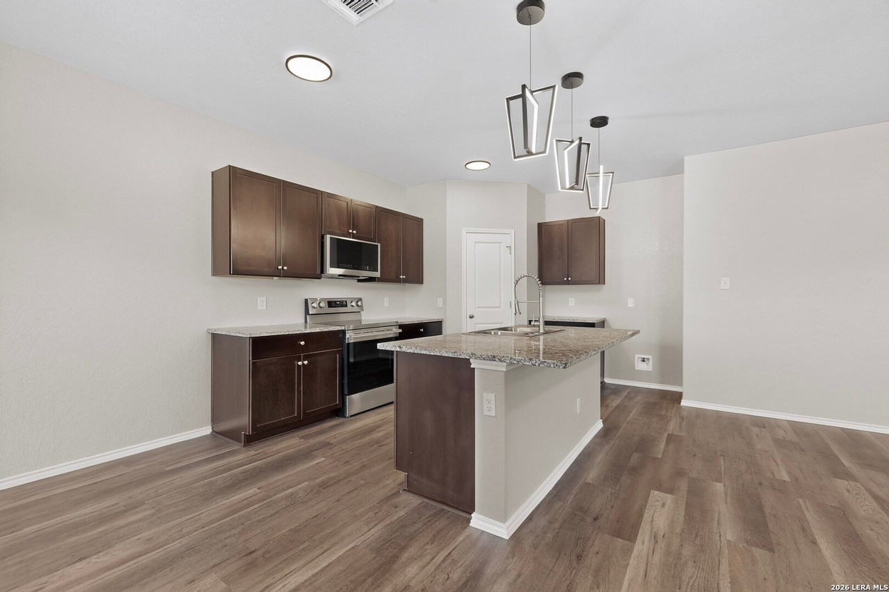 13511 Winemaker Dr - Photo 7 of 35