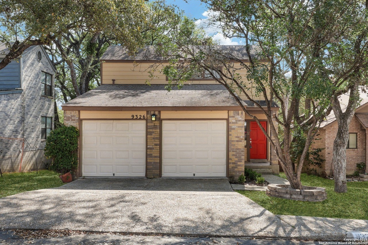 9326 Whisper Pt - Photo 2 of 25