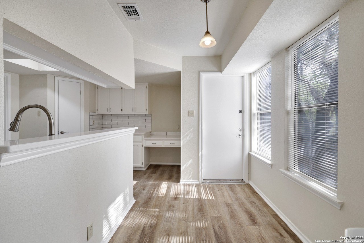 9326 Whisper Pt - Photo 7 of 25