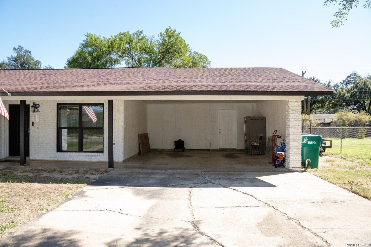 308 Cedalia Ave - Photo 2 of 34