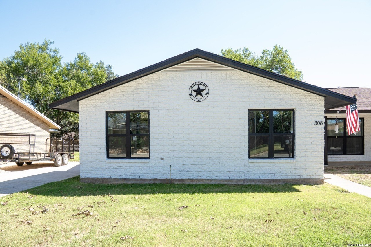 308 Cedalia Ave - Photo 3 of 34
