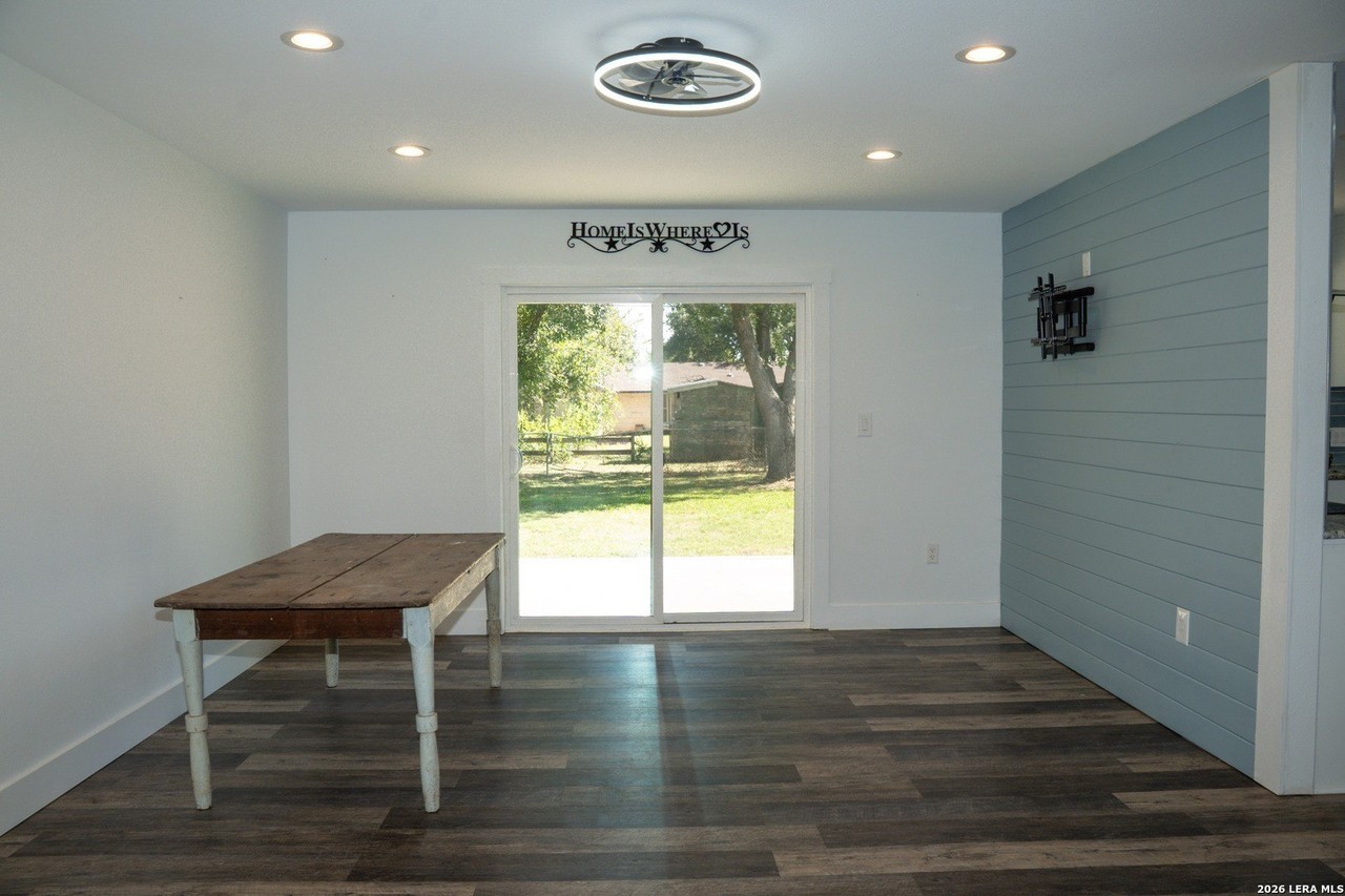 308 Cedalia Ave - Photo 4 of 34