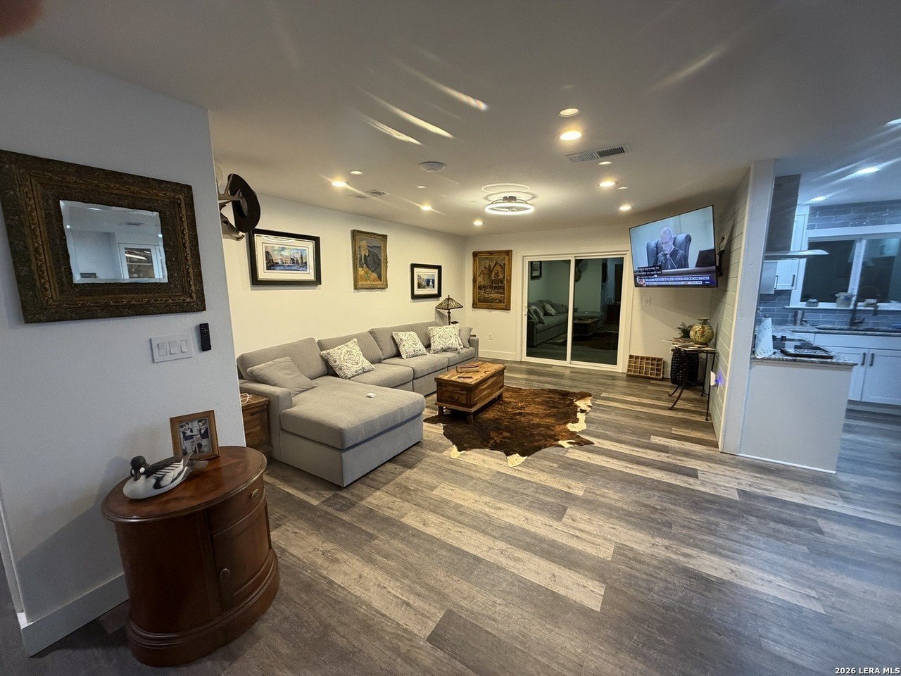 308 Cedalia Ave - Photo 6 of 34