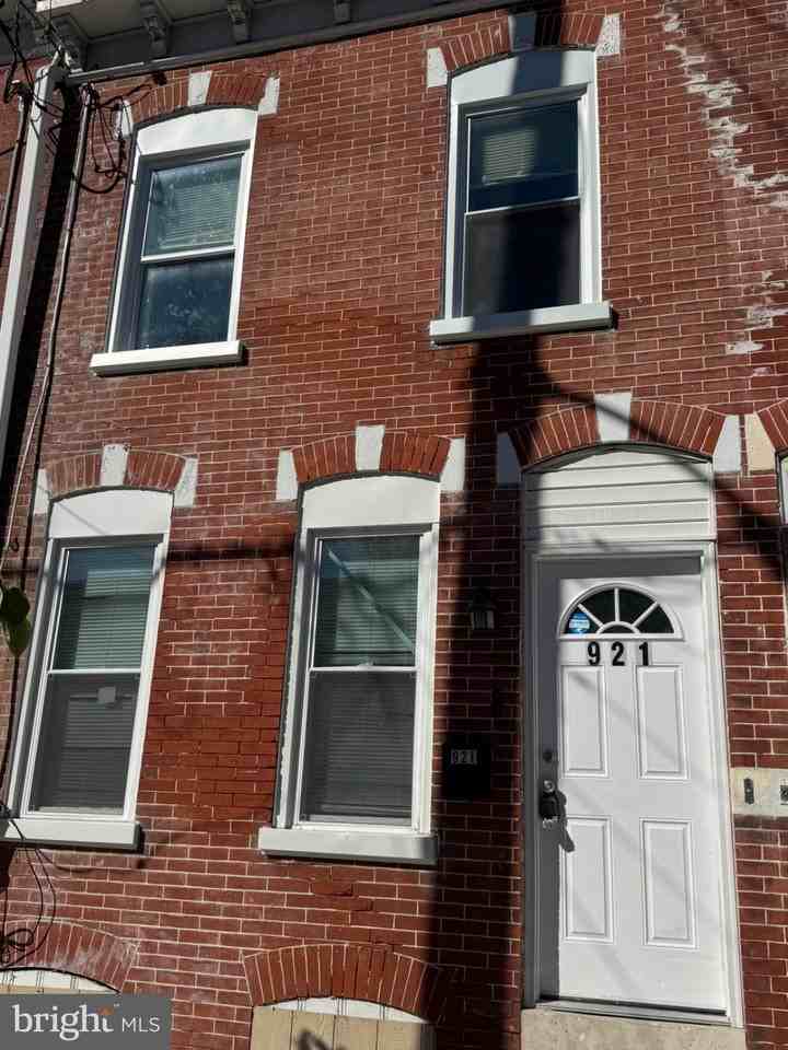 921 N Pine St