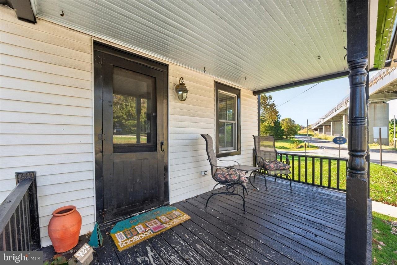424 George St - Photo 5 of 40