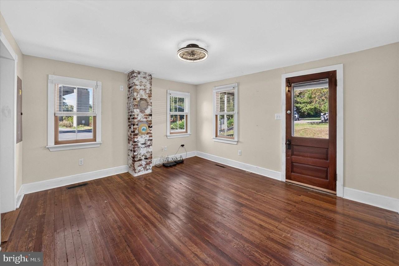 424 George St - Photo 7 of 40