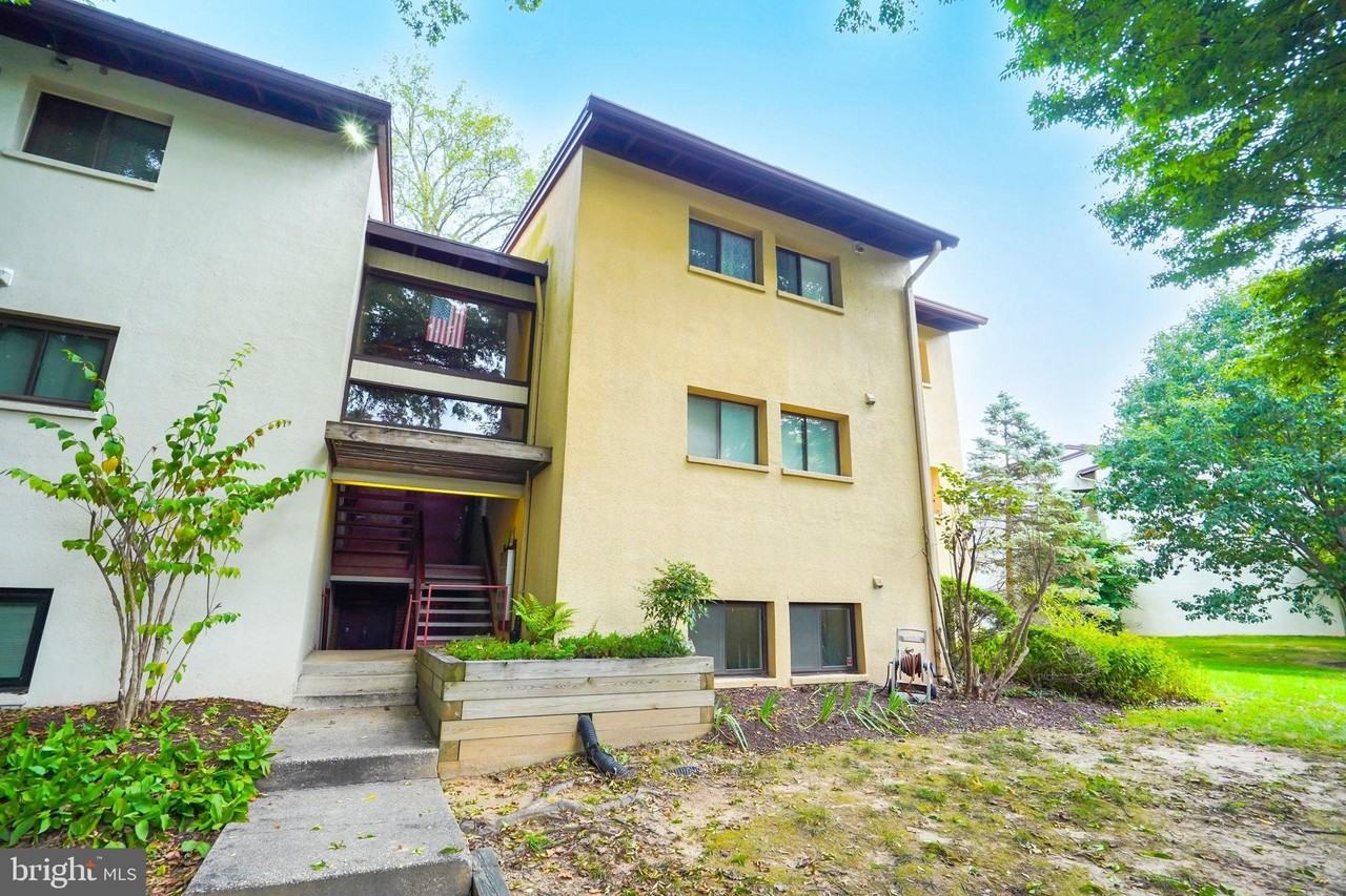5653 Harpers Farm Rd #B - Photo 2 of 21