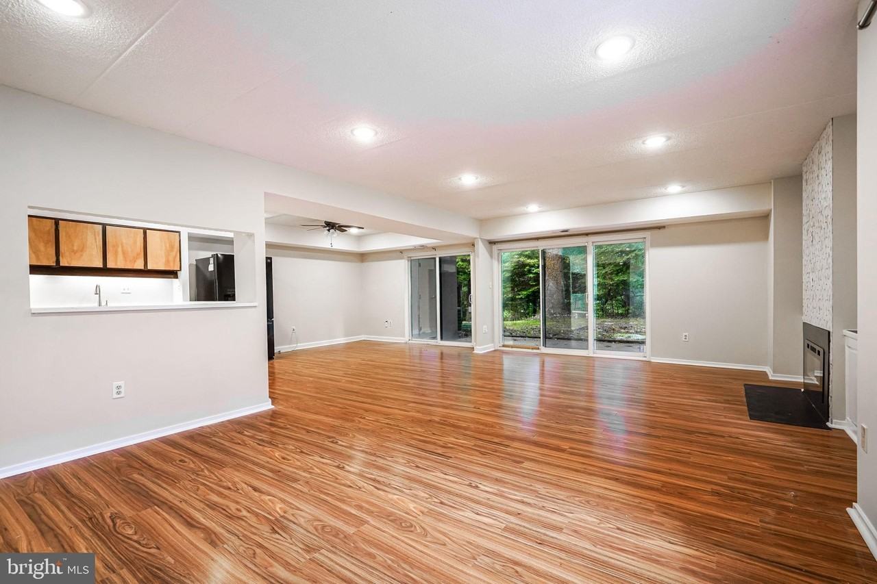 5653 Harpers Farm Rd #B - Photo 3 of 21