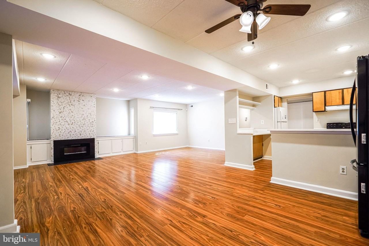 5653 Harpers Farm Rd #B - Photo 6 of 21